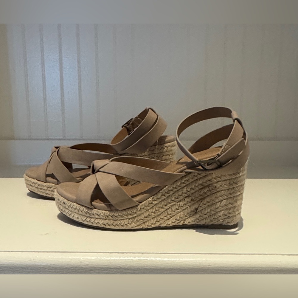 Catherine Malandrino Espadrille Wedge Sandals – Blush Taupe/Mauve-Tan – Size 6.5